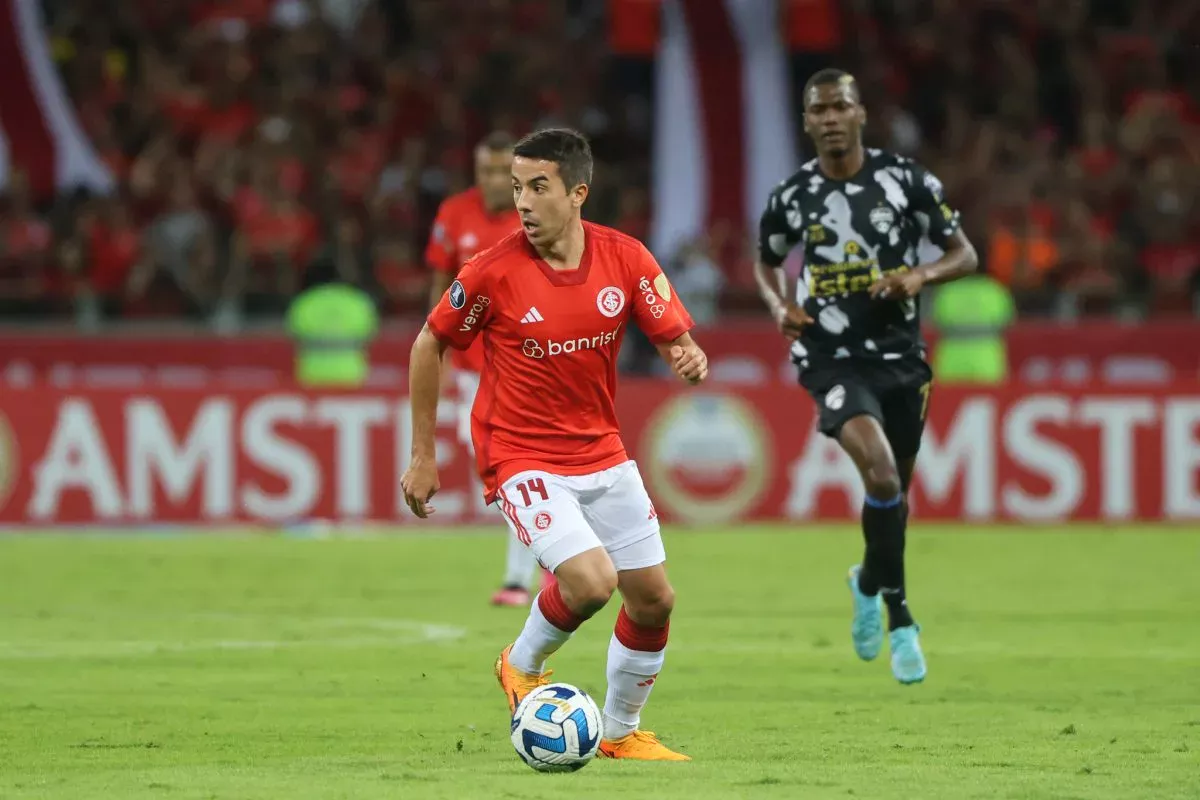 De Pena se mostra "tranquilo" pela fase do Inter e dá explicação tática sobre o seu desempenho Carlos De Pena reforça o time do Inter