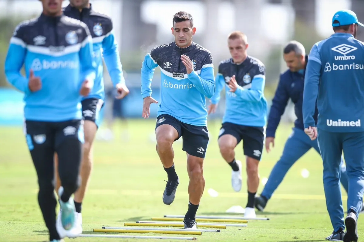 Cristaldo estava na praia quando soube do interesse do Grêmio e vibra com escolha: "Muito feliz" Cristaldo pelo Grêmio