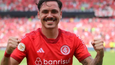 Corinthians decide ir ao mercado após cair no Paulistão e mira jogador titular do Inter Mauricio pelo Inter