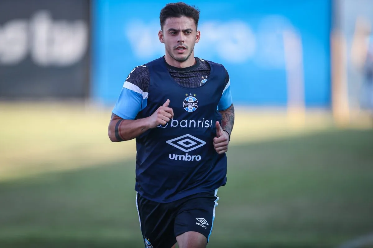Sobre as recuperações de Pepê, Fábio e Felipe Carballo visando o retorno ao time do Grêmio Fábio
