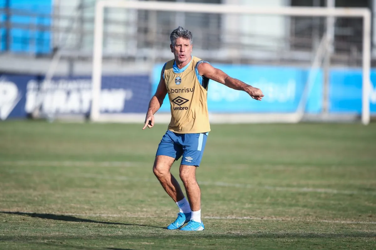 Envolvido em polêmica, Adriel é "rebaixado" para o 3° time em treino do Grêmio; Renato dará nova coletiva Renato no Grêmio