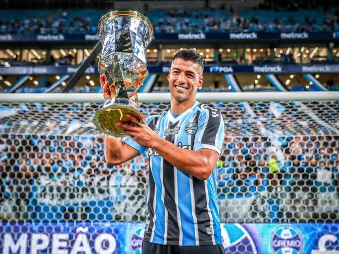 Arena do Grêmio chega a 350 mil pessoas em quatro meses e Renato se rende a Suárez: "Espetacular" Grêmio