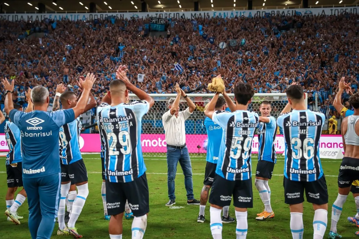Grêmio confirma buscas por centroavante e avalia três estádios para a sua estreia no Brasileirão Grêmio