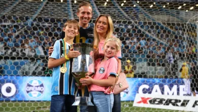 Presidente do Grêmio expõe ideia que tem para a continuidade de Lucas Leiva no clube Grêmio é o clube do coração de Lucas Leiva
