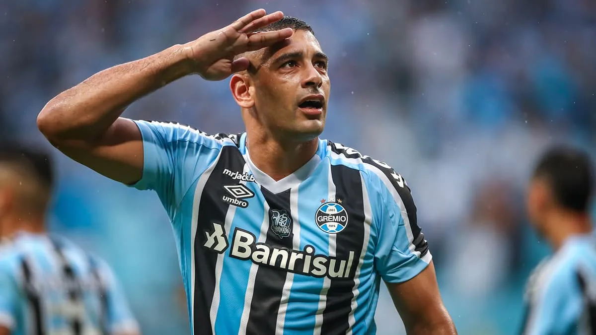 Assim como Adriel e Vina, Diego Souza também brinca com o Inter após título: "Não tem chance nunca" Diego Souza elogiou Renato, do Grêmio e Fernando Diniz, do Fluminense