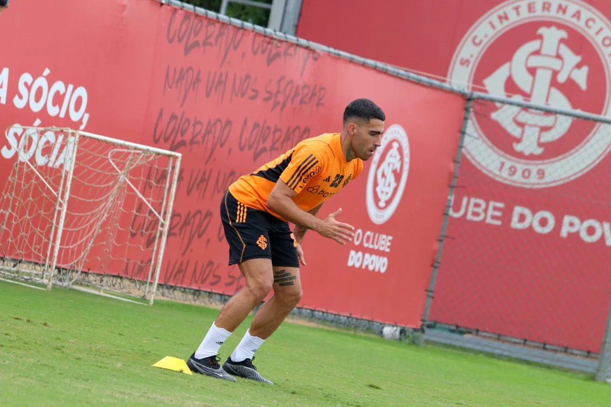 Inter envia Gabriel para finalizar recuperação no Catar em hospital especializado: "Não vejo a hora de voltar" Inter