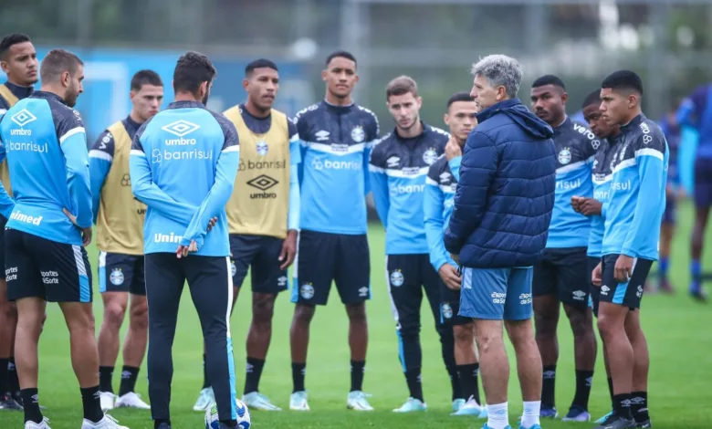 Antigo alvo de Renato para o Grêmio pode ser mandado embora de clube por envolvimento em apostas Renato espera reforços no Grêmio