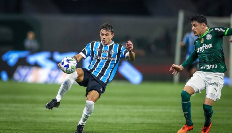 Renato falou sobre Carballo no Grêmio