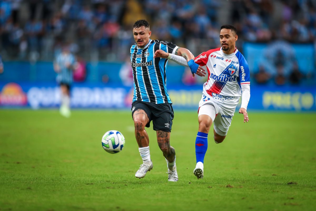 Vina vinha sendo titular do Grêmio do Renato