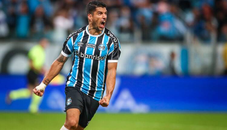 Suárez brilhando pelo Grêmio