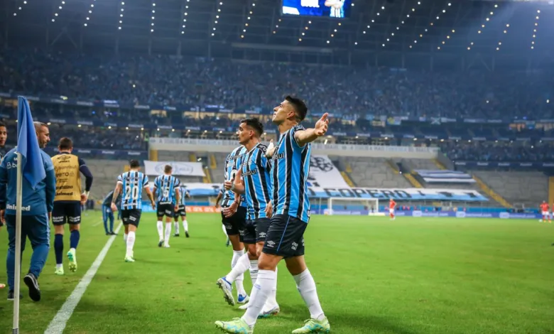Rádio formada por torcedores do Grêmio escreve carta aberta para Suárez: "Não podemos acreditar" Suárez volta ao Grêmio
