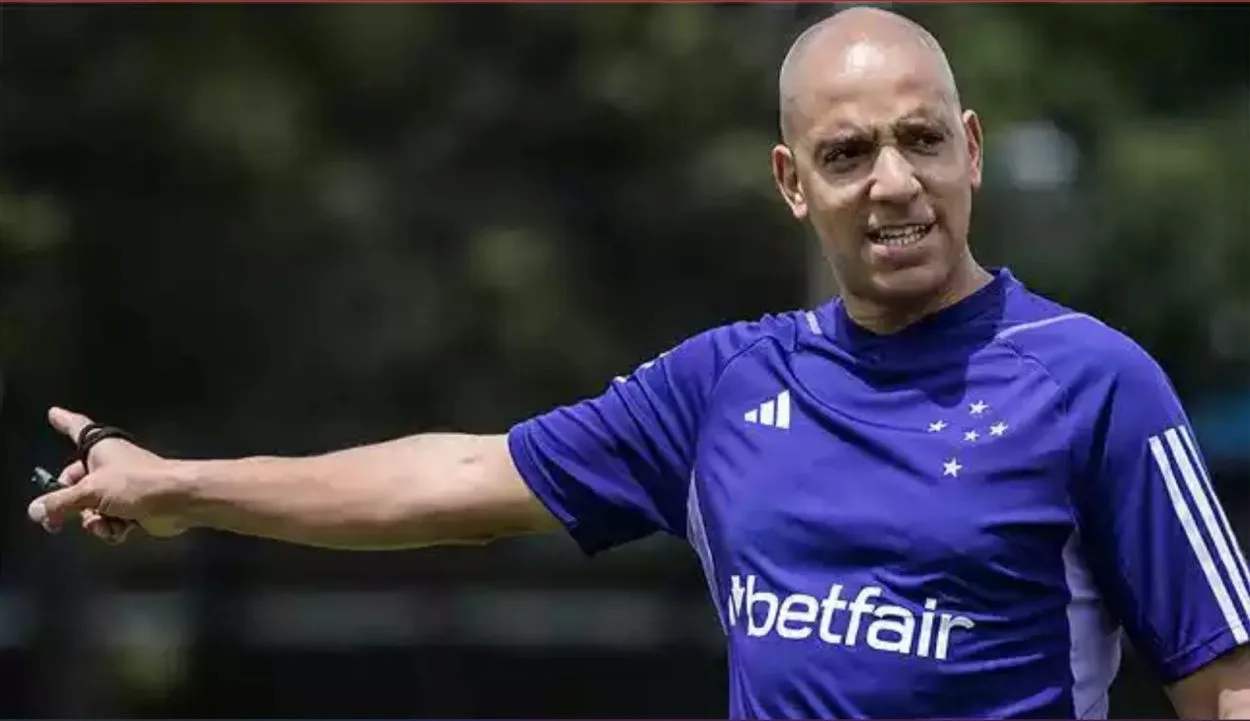 Técnico do Cruzeiro cita principal qualidade do Grêmio e comenta jogada que Kannemann salvou Pepa comanda o Cruzeiro
