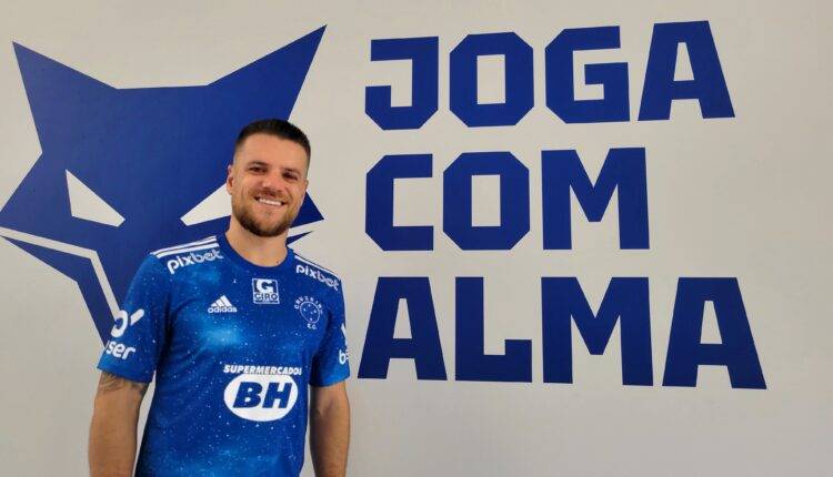 Ramiro pelo Cruzeiro contra o Grêmio