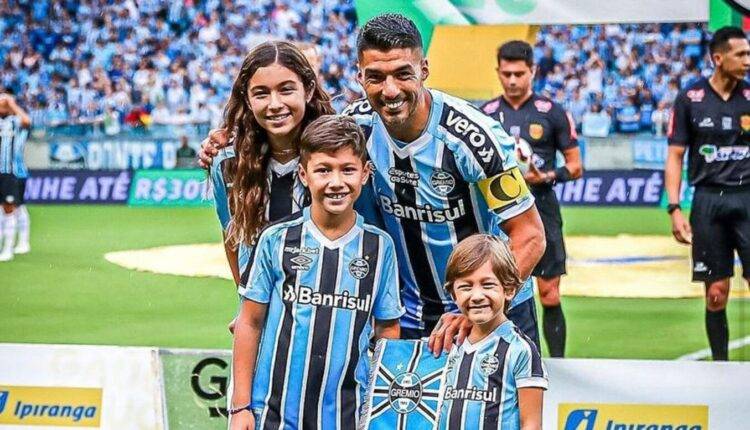 Suárez foi titular do Grêmio domingo