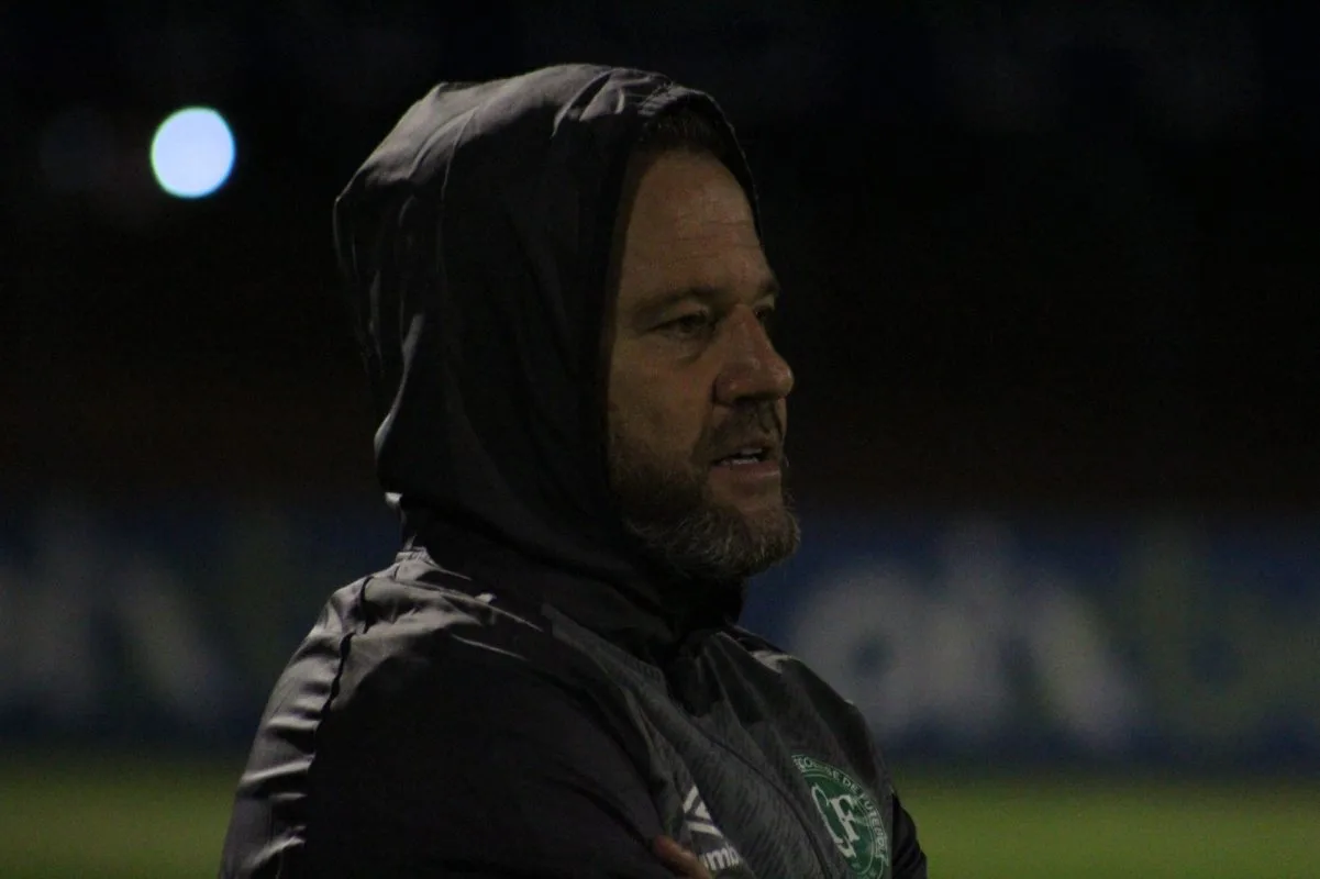 Argel escala normalmente Victor Ramos na Chape e evita falar do esquema de apostas: "Não me interessa" Argel