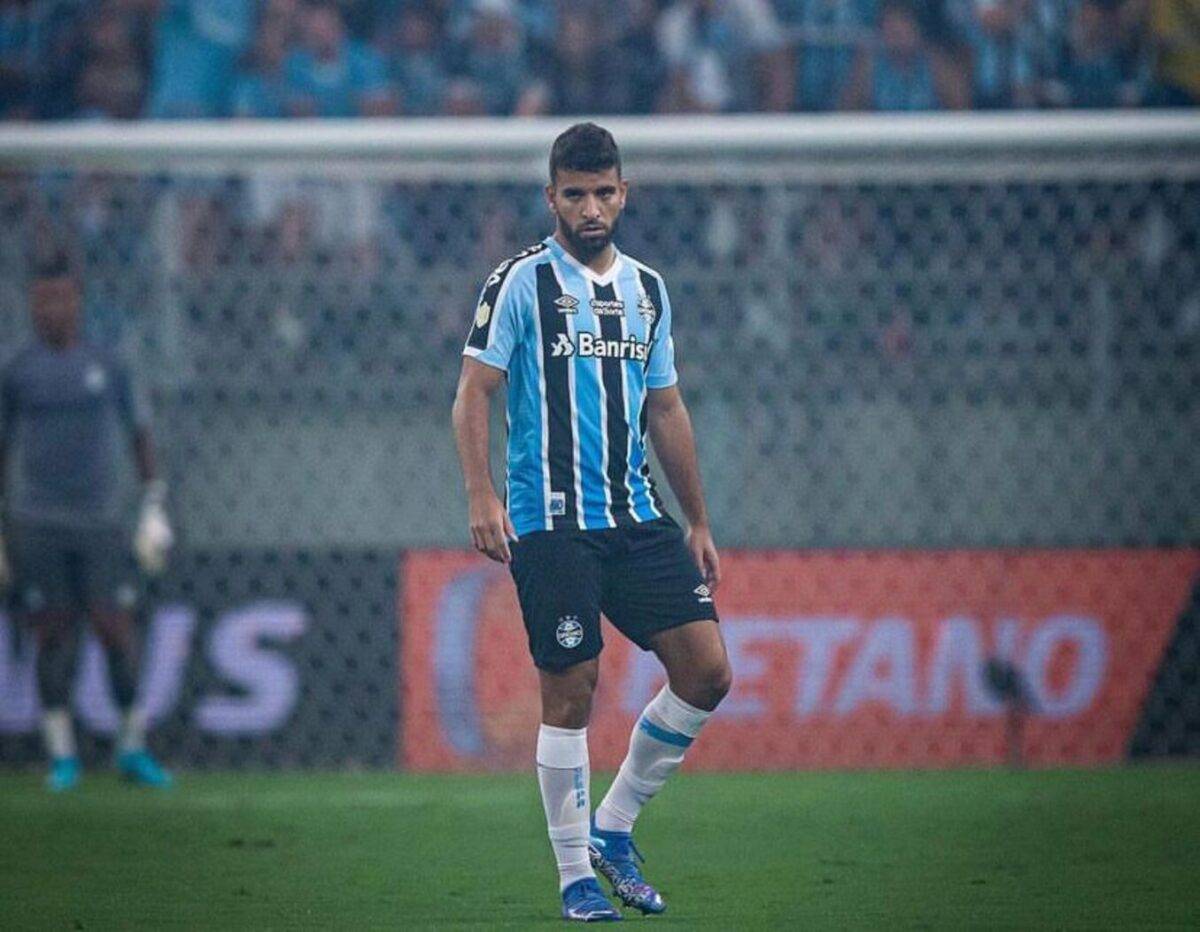 Pepê segue fora do time do Grêmio