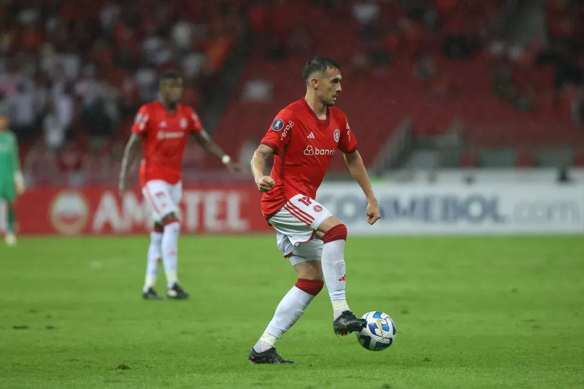 Campanharo vinha sendo titular do Inter