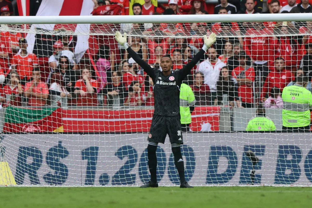John titular do Inter e agora no Botafogo