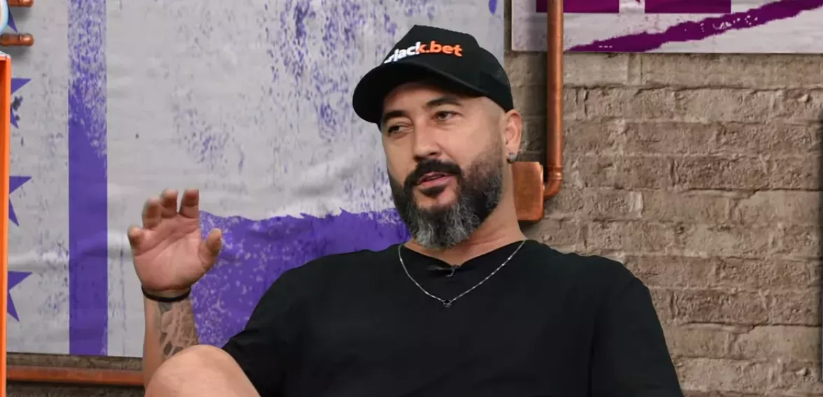 Douglas responde se saiu com bandeirinha após jogo do Grêmio em 2016 e brinca: "Eu queria..." Douglas falou do Grêmio na Libertadores