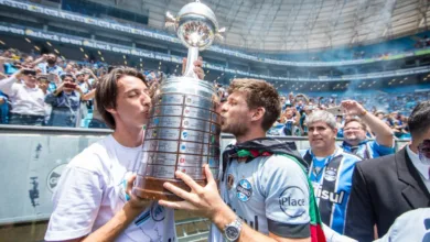 Antes da aposentadoria dos gramados, Geromel deixa "recado final" para Kannemann Geromel e Kannemann juntos pelo Grêmio