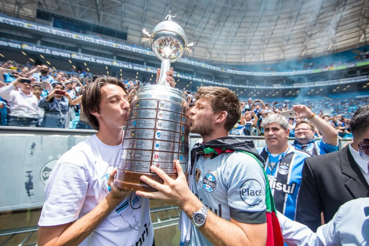 Grêmio volta a contar com Geromel e Kannemann juntos em um Gre-Nal; veja retrospecto Geromel e Kannemann juntos pelo Grêmio