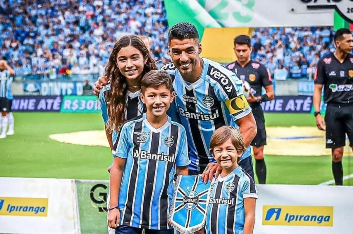 Suárez foi titular do Grêmio domingo