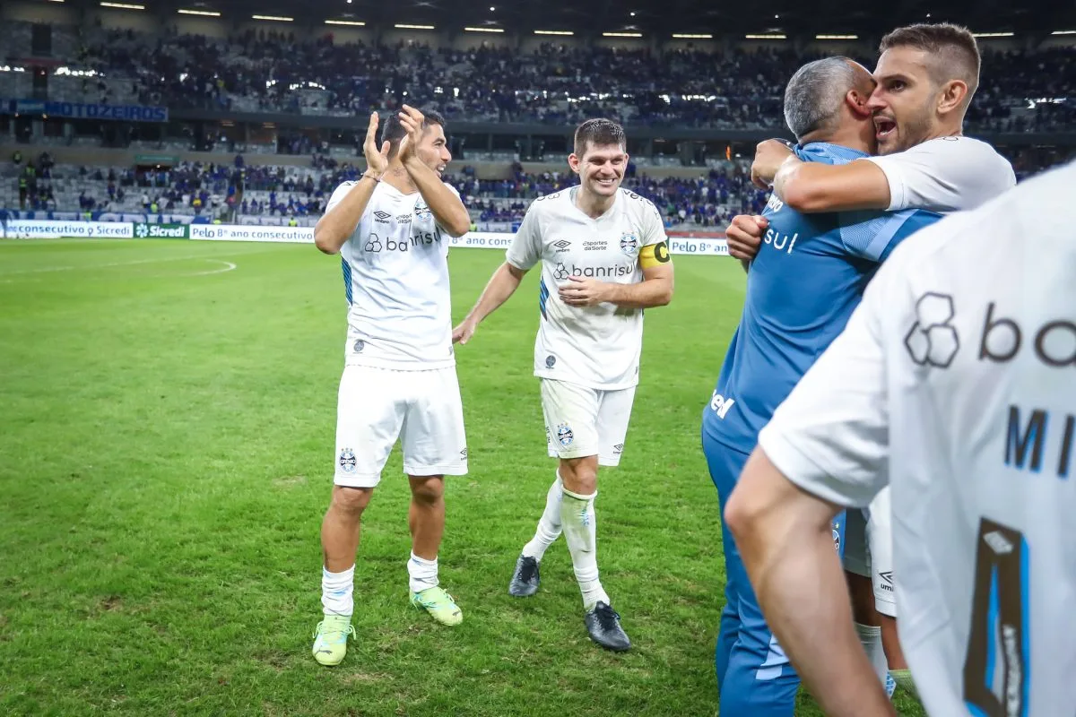 Zagueiro do Grêmio diz ter sido "lesionado" por Kannemann e brinca: "Agora entendo a dor" Kannemann se destacou pelo Grêmio