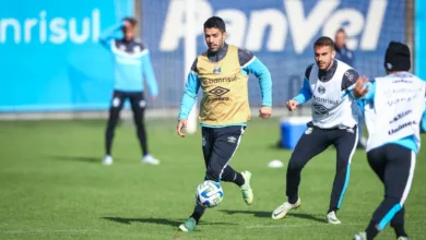 "Com a dor que está sentindo": Denilson ressalta profissionalismo de Suárez e aplaude ao vivo Suárez foi aplaudido por Denilson