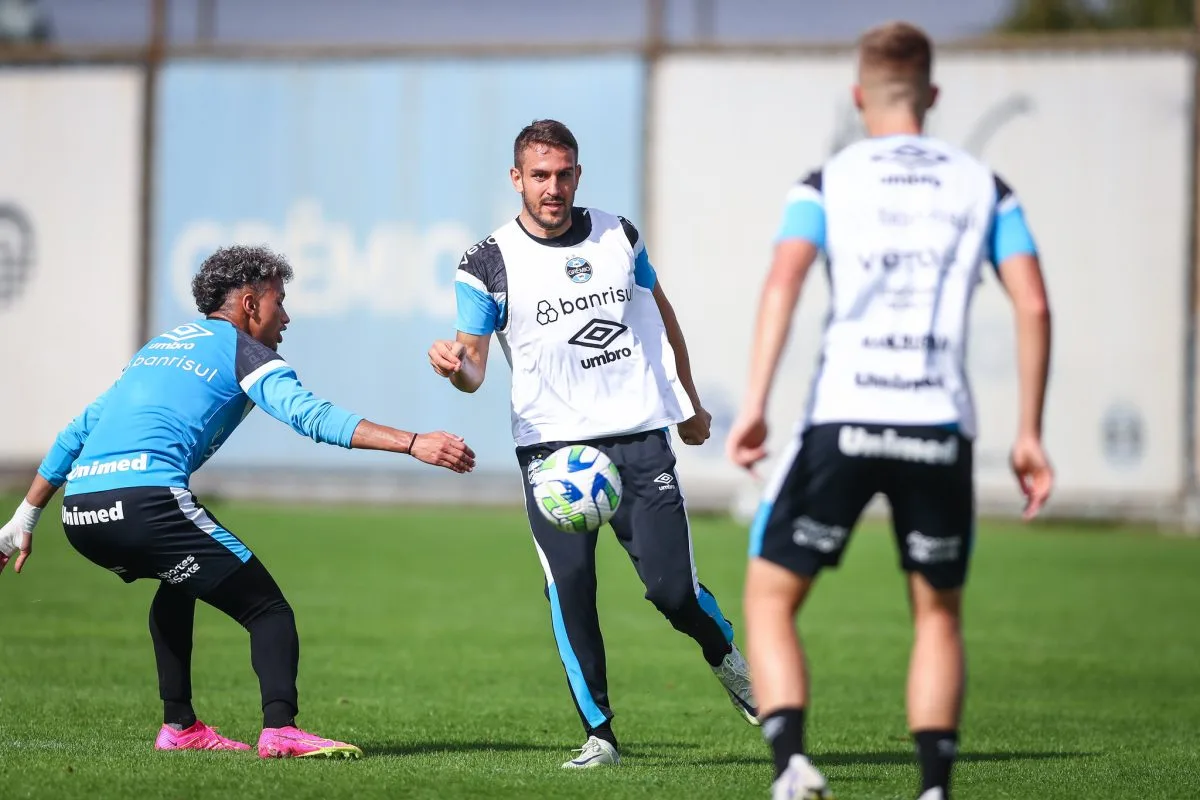 Com retornos e mudança no gol, veja provável time do Grêmio, horário e transmissão contra o Coritiba Grêmio