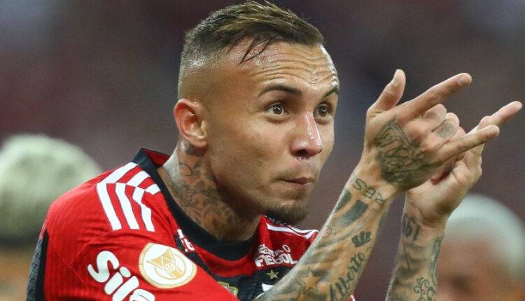 Everton Cebolinha fez gol pelo Flamengo no Grêmio