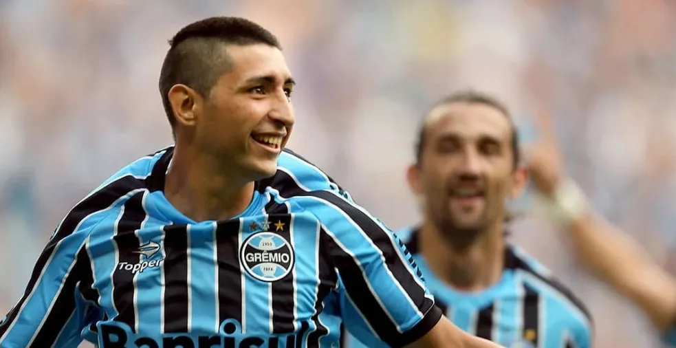 Lembrado até hoje no Grêmio, Alan Ruiz agita mercado e encaminha a volta ao futebol brasileiro Grêmio já teve Alan Ruiz