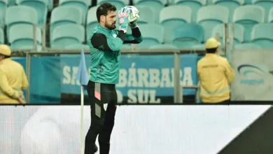 "Piada, sério?": goleiro do América-MG abandona entrevista após pergunta sobre gol do Grêmio América-MG perdeu para o Grêmio