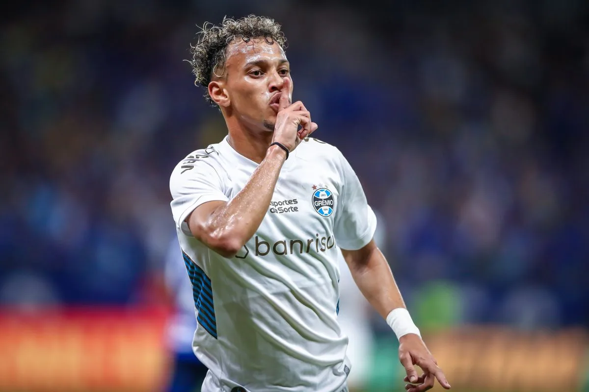Bitello teve gol anulado em Cruzeiro x Grêmio