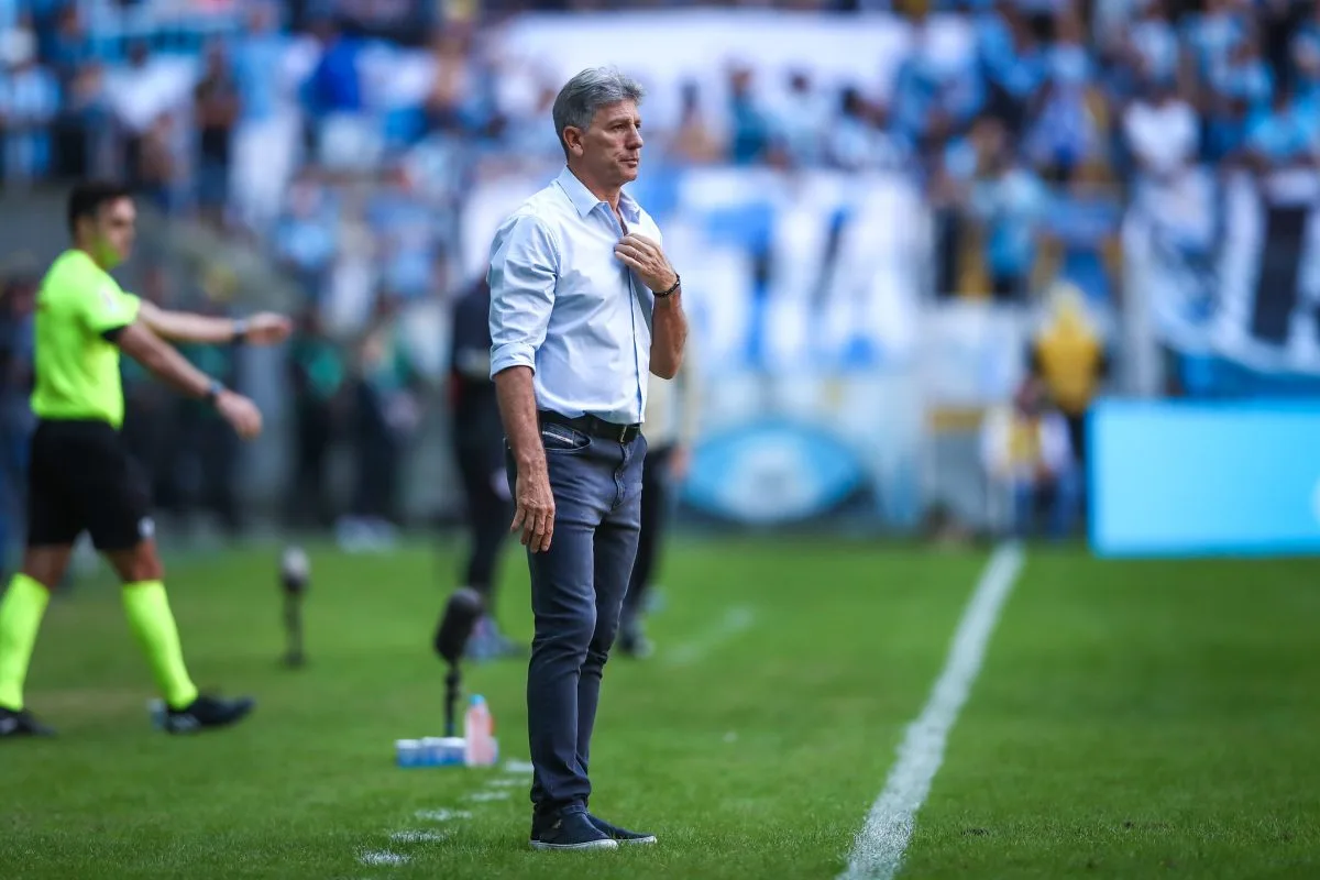 Renato muda o tom ao falar do interesse do Grêmio em Bruno Henrique: "Depende do fim do ano" Renato
