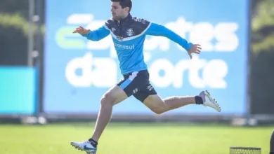 Cabeça para cima e pique "a toda": correria de Kannemann contra o Atlético-MG viraliza na web Kannemann pelo Grêmio