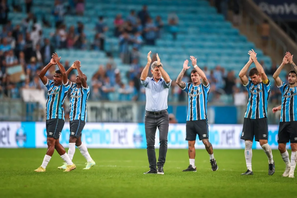 Renato explica por que pretende seguir utilizando Ferreira no segundo tempo: "Pegar o rival cansado" Renato comandando o Grêmio