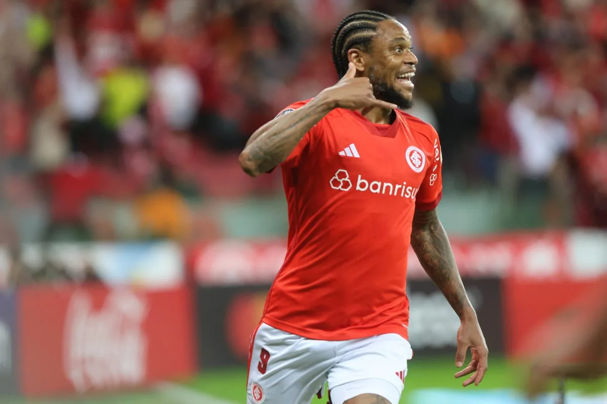 Luiz Adriano brilhou pelo Inter
