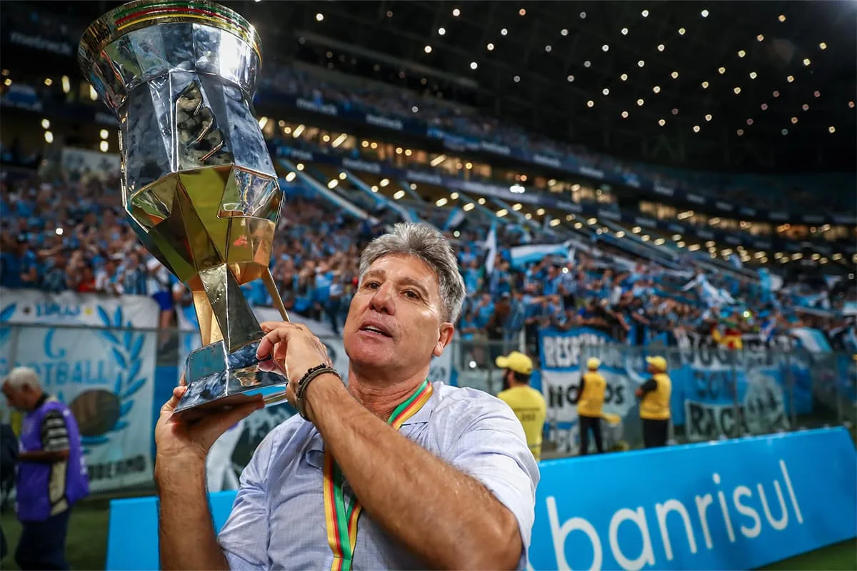 Renato segue no Grêmio