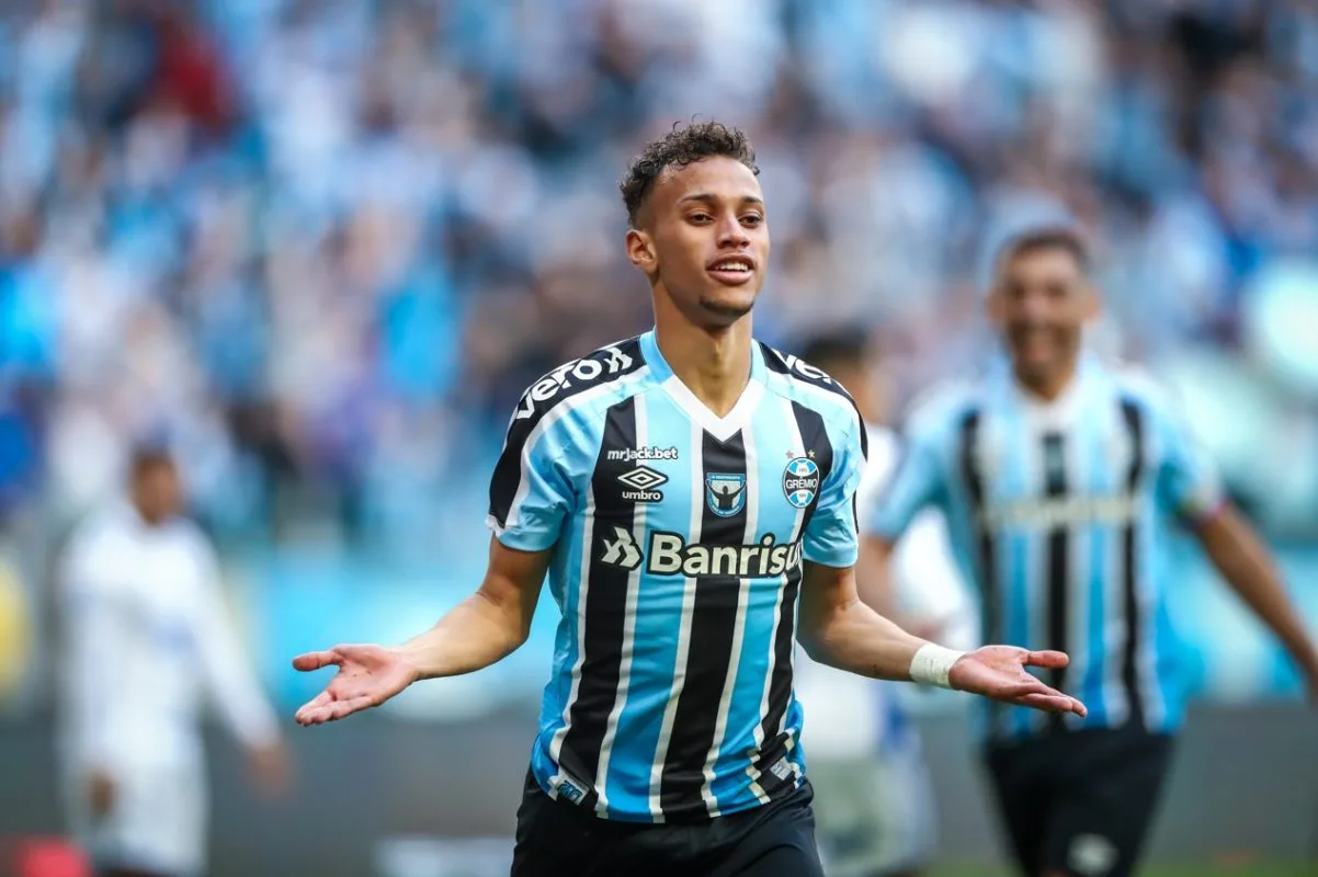 O salário proposto na Rússia para Bitello e a nova palavra de Renato sobre o caso: "Dei conselhos" Bitello no Grêmio