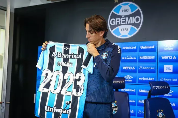 Grêmio aguarda Geromel