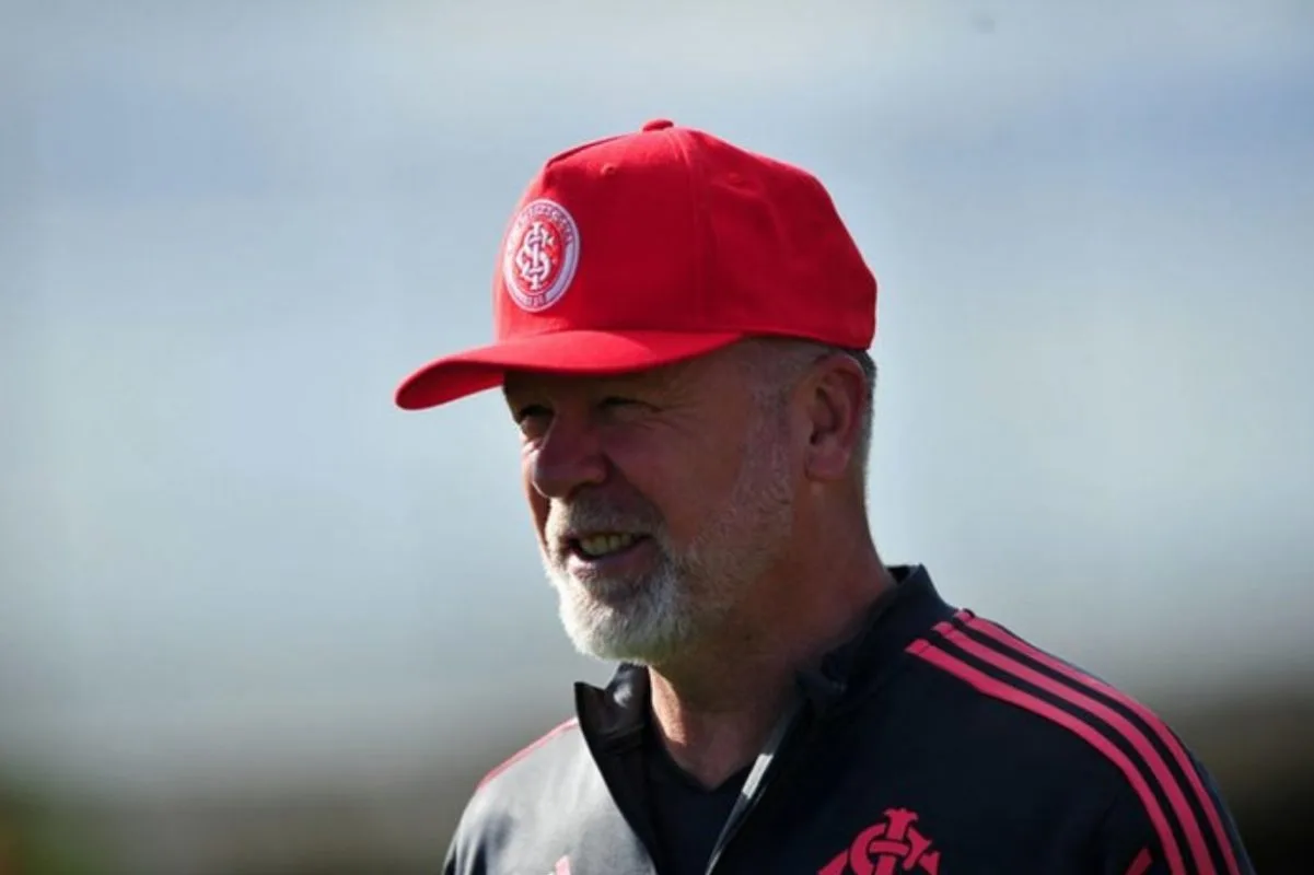 Mano Menezes no comando do Inter
