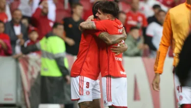 Luiz Adriano e Mauricio brilharam pelo Inter