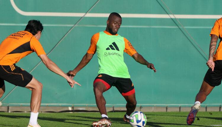 Enner Valencia em treino do Inter