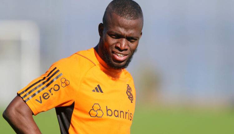 Mano Menezes falou de Enner Valencia no Inter