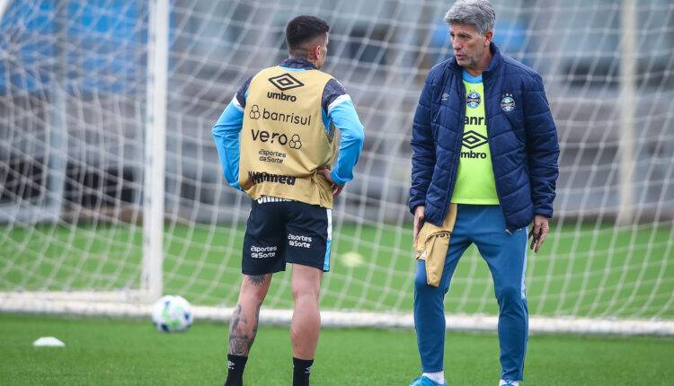 Iturbe conversa com Renato no Grêmio