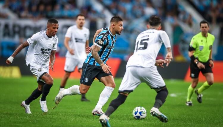 Botafogo ganhou do Grêmio na Arena