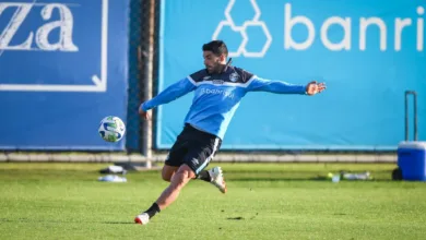 Suárez em treino pelo Grêmio