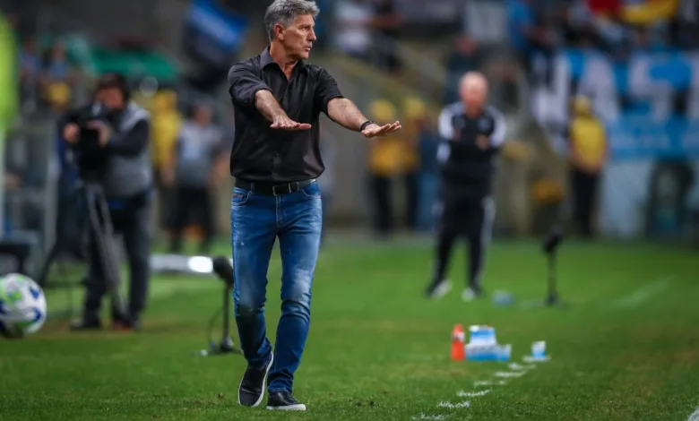 "Eles não competiram e essa foi a cobrança", diz Renato sobre conversa com jogadores do Grêmio Renato aguarda reforços no Grêmio