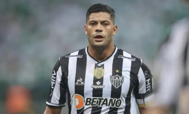 Hulk contribui com doação e diz ser favorável à paralisação do futebol: "Estou de acordo" Hulk falou de Coudet