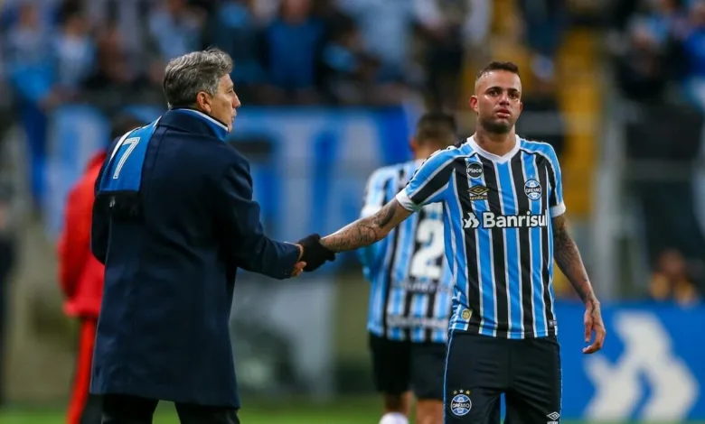 Os ensinamentos de Renato para Luan e a gratidão do atacante até hoje pelo treinador do Grêmio Renato ao lado de Luan no Grêmio